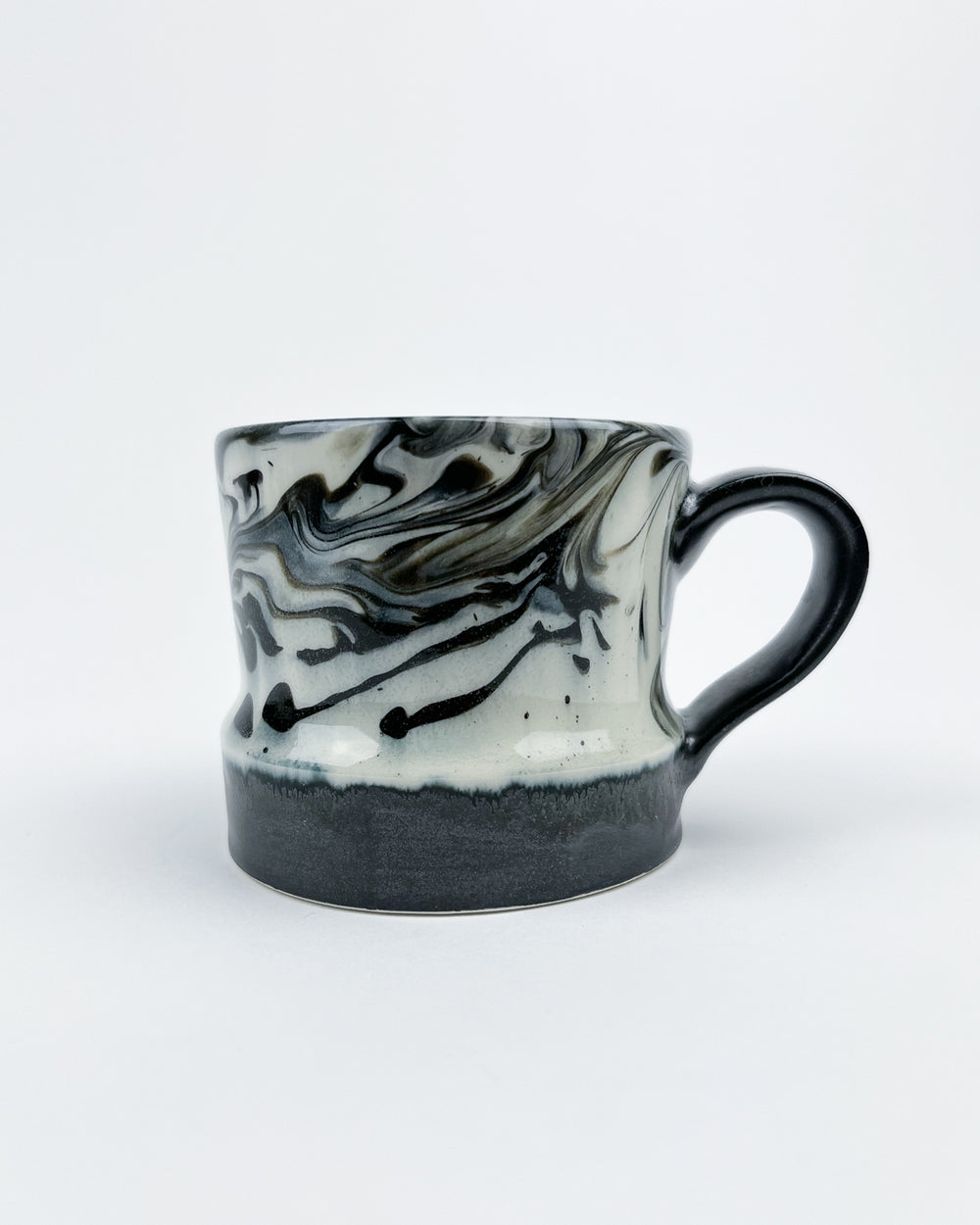 10oz Black and White Marbleware Beaker Mug